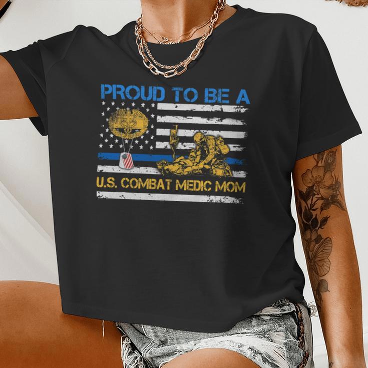 Veteran Vets Us Army Proud Combat Medic Mom Veteran Medical Military Flag Veterans Women Cropped T-shirt