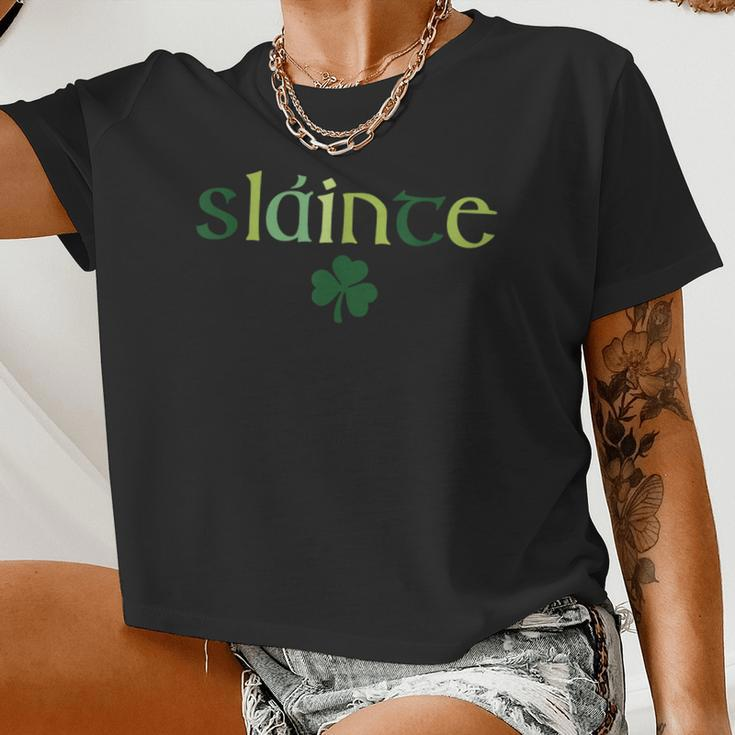 Women's Slainte St Patrick's Day Irish Clover Lucky Vibes Women Cropped T-shirt