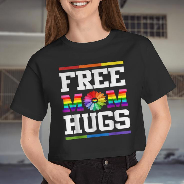 Free Mom Hugs Pride Lgbt Women Cropped T-shirt