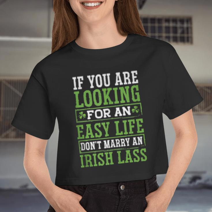 Irish Wife Cute St Patrick's Day Lass Girl Women Cropped T-shirt