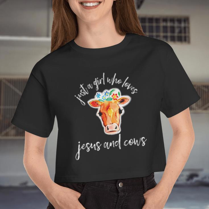 Just A Girl Who Loves Jesus And Cows Farmer Christian Women Cropped T-shirt