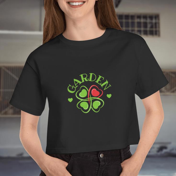 St Patricks Day Pregnancy Planted Garden Shamrock Baby Mom Women Cropped T-shirt