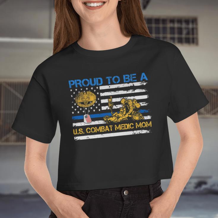 Veteran Vets Us Army Proud Combat Medic Mom Veteran Medical Military Flag Veterans Women Cropped T-shirt