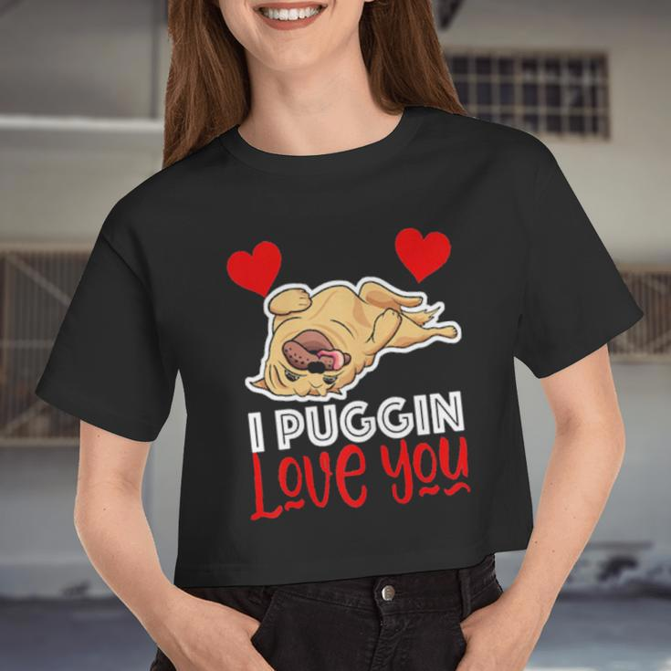 Womens Pug Valentines Pugs And Kisses Women Cropped T-shirt