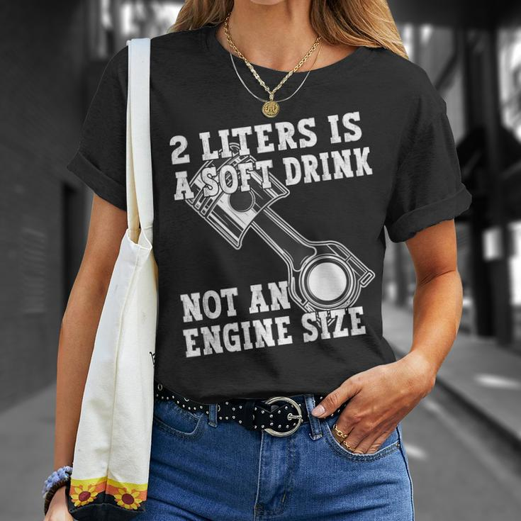 2 Liters Is A Soft Drink Not An Engine Size T-Shirt Geschenke für Sie