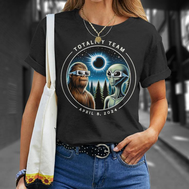 2024 Total Solar Eclipse Bigfoot Alien Totality Team T-Shirt Gifts for Her