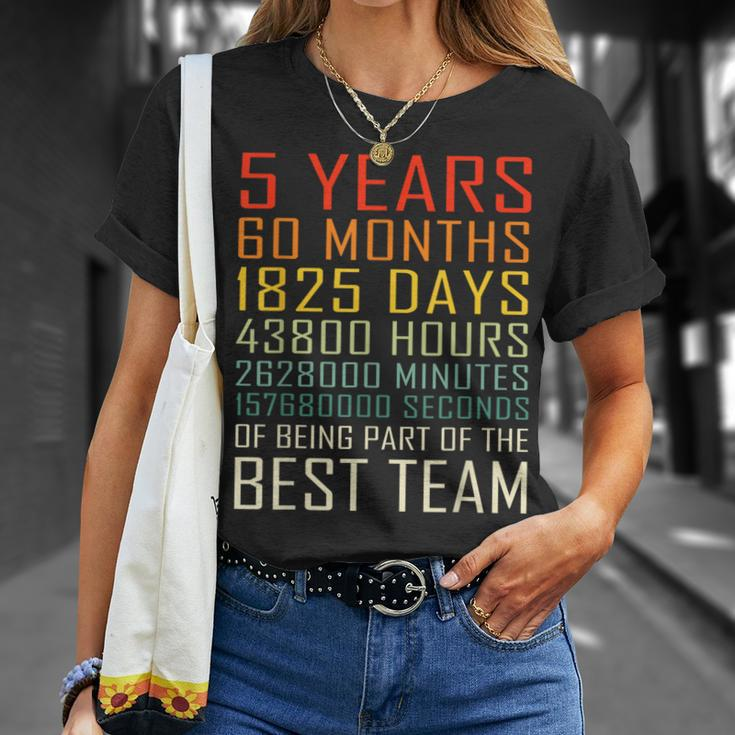 Best Team Vintage Work Anniversary 5 Years Employee T-Shirt Gifts for Her