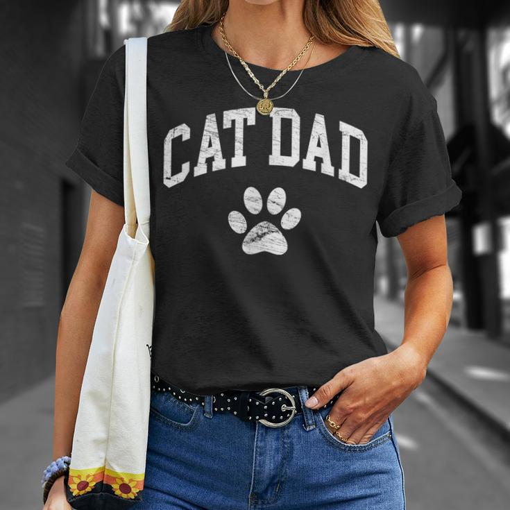 Cat Dad Vintage Distressed Cat Paw T-Shirt Gifts for Her