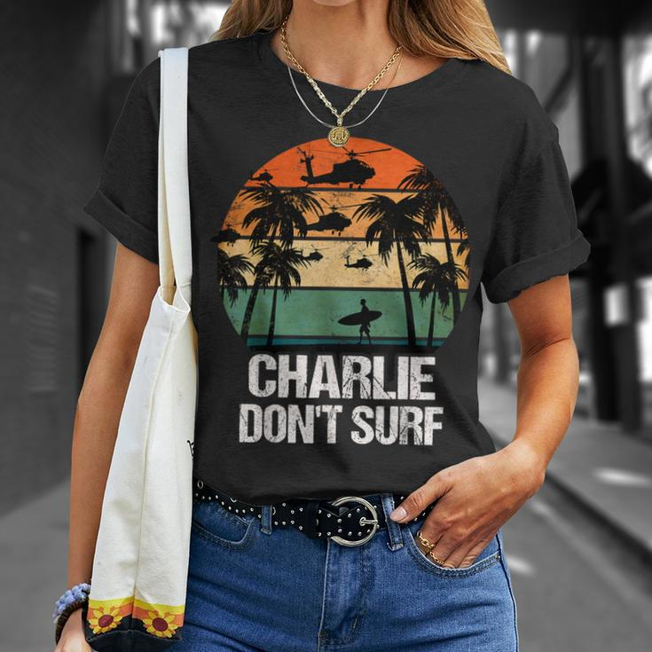 Charlie Dont Surf Helicopter Beach Vietnam Surfer T-Shirt Geschenke für Sie