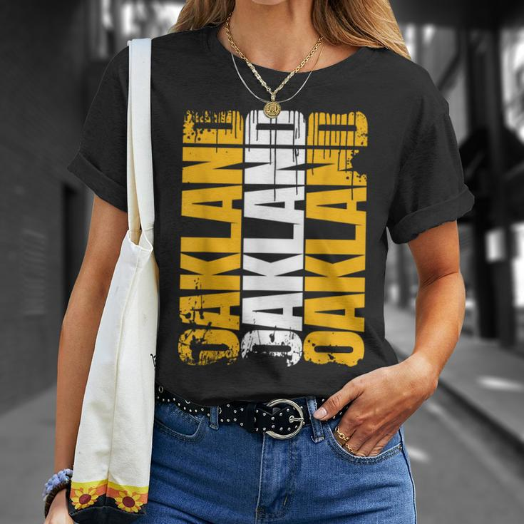Classic Oakland Usa City Pride Grunge Oakland T-Shirt Gifts for Her