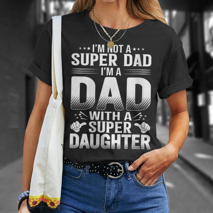 Damen Kein Super Papa Ich Bin Papa Mit Einer Supertochteraterkind Mit-Ausschnitt T-Shirt Geschenke für Sie