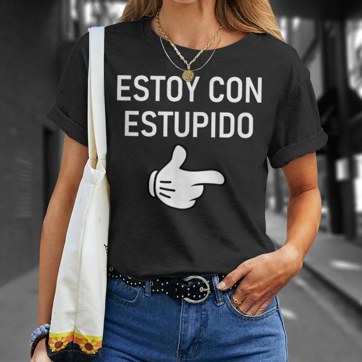 Estoy Con Estupido I'm With Stupid In Spanish Joke T-Shirt Gifts for Her