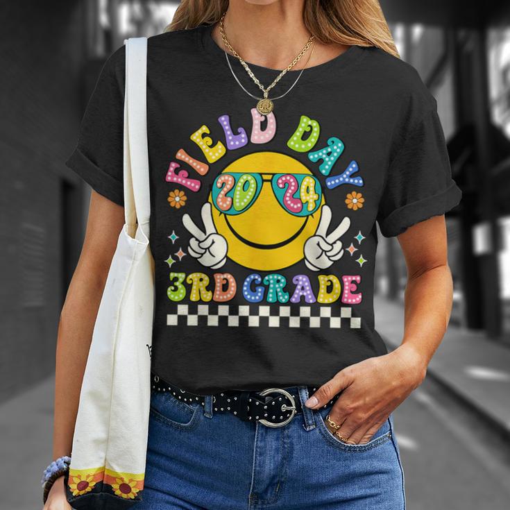 Field Day 2024 3Rd Third Grade Field Trip Teacher Student T-Shirt Gifts for Her