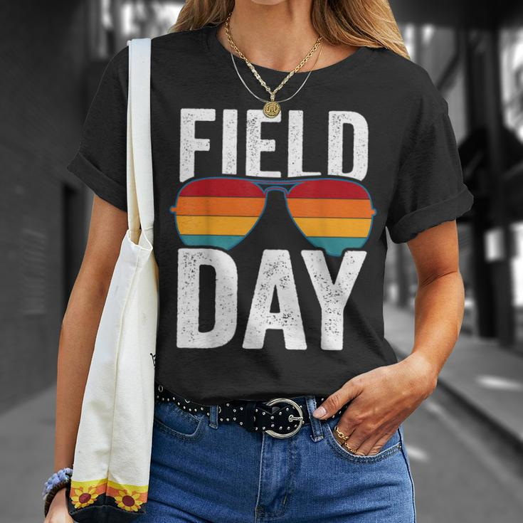 Field Day Colors Quote Sunglasses Boys And Girls T-Shirt Gifts for Her