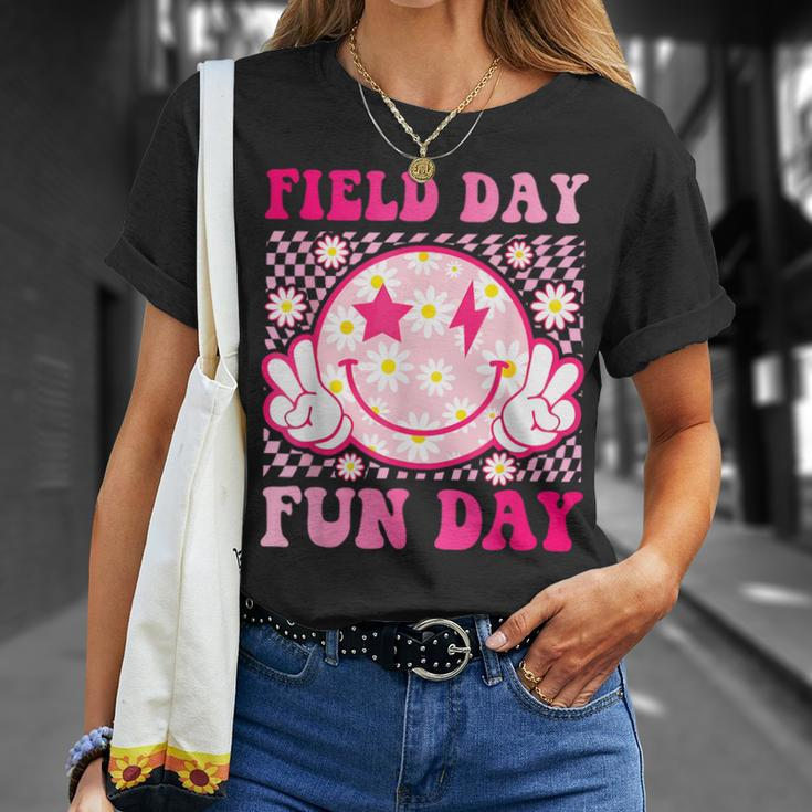 Field Day Fun Day Field Trip Retro Groovy Teacher Student T-Shirt Gifts for Her