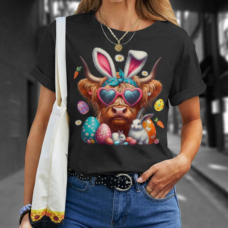 Scottish Highland Cow Easter Eggs Farmers Easter Day T-Shirt Gifts for Her