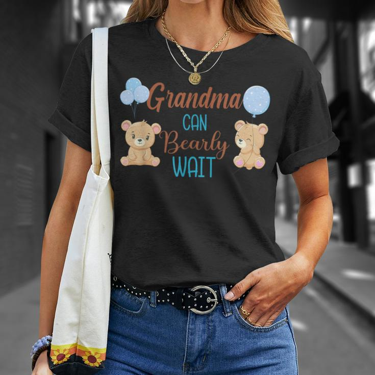 Grandma Can Bearly Wait Bear Gender Neutral Boy Baby Shower T-Shirt Gifts for Her