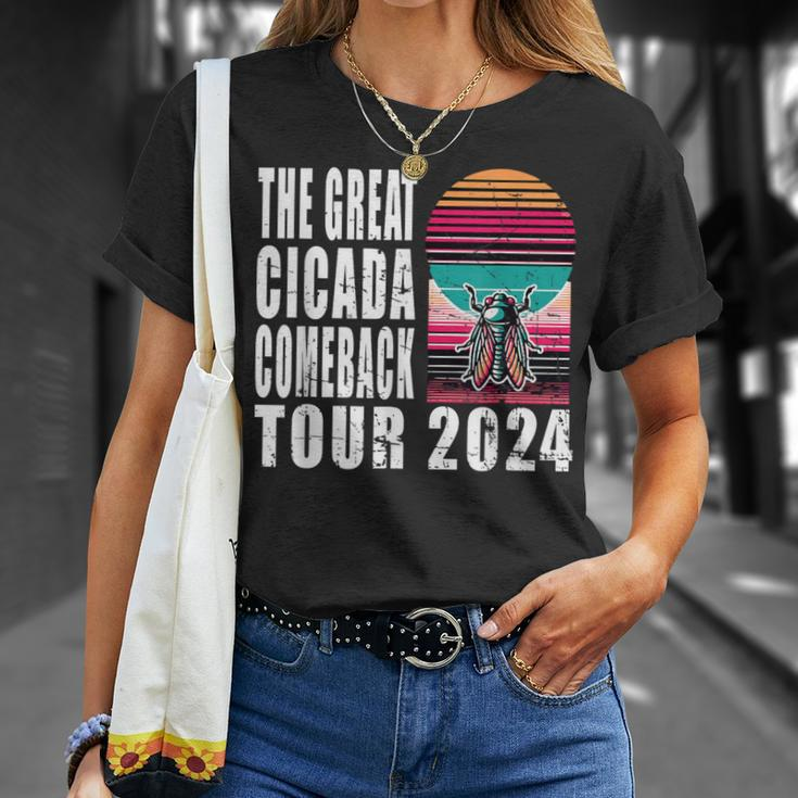 Great Cicada Comeback Tour 2024 Insect Invasion Retro T-Shirt Gifts for Her