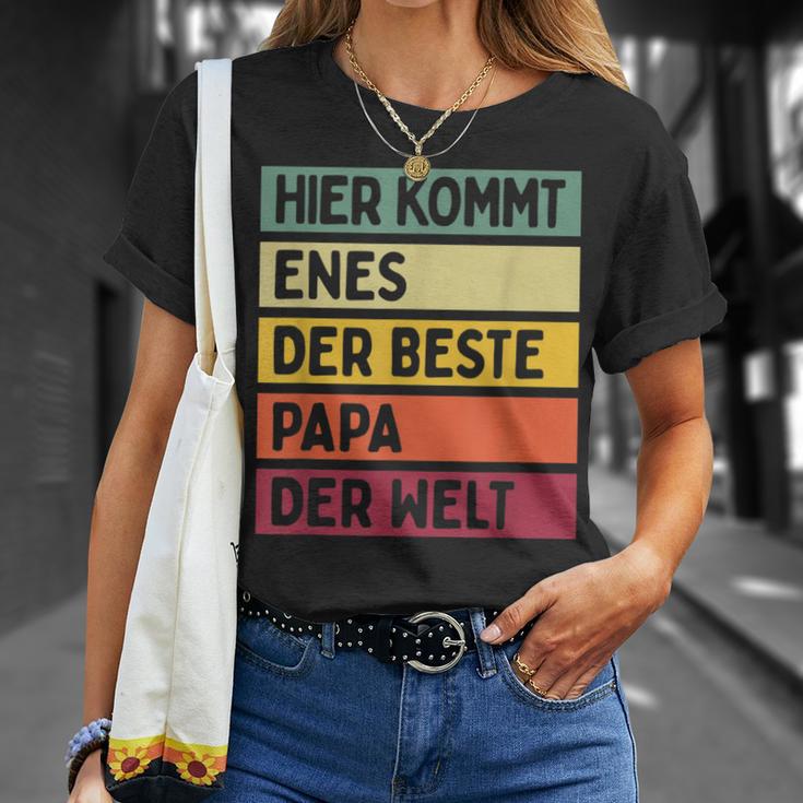 Herren Hier Kommt Enes Der Beste Papa Der Weltatertag Retro T-Shirt Geschenke für Sie