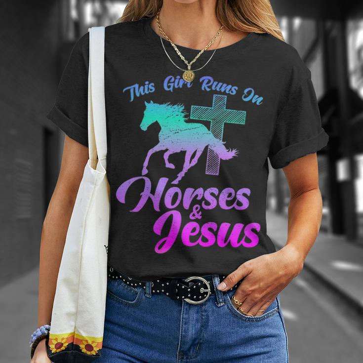 Horse Riding This Girl Runs Horses & Jesus Christian T-Shirt Gifts for Her
