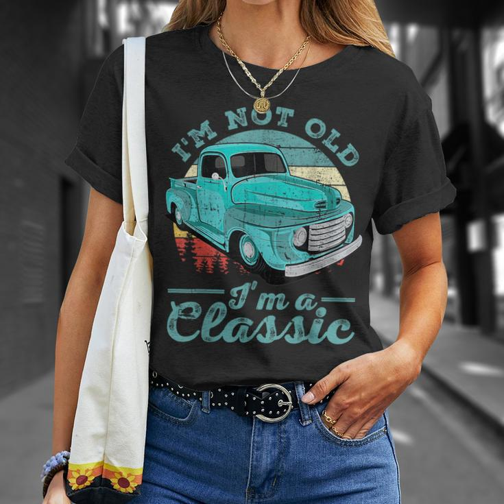 I'm Not Old I'm Classic Retro Cool Car Vintage T-Shirt Gifts for Her