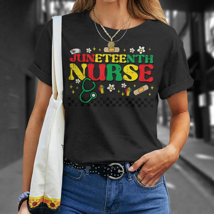 Junenth Nurse Groovy Retro African Scrub Top Black Women T-Shirt Gifts for Her