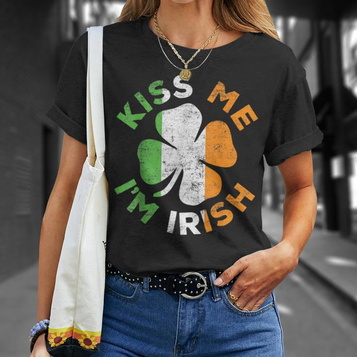 Kiss Me I'm Irish Saint Patrick Day T-Shirt Gifts for Her