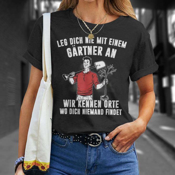 Leg Dich Nie Mit Einer Gärtner An Gartenarbeit Garden T-Shirt Geschenke für Sie