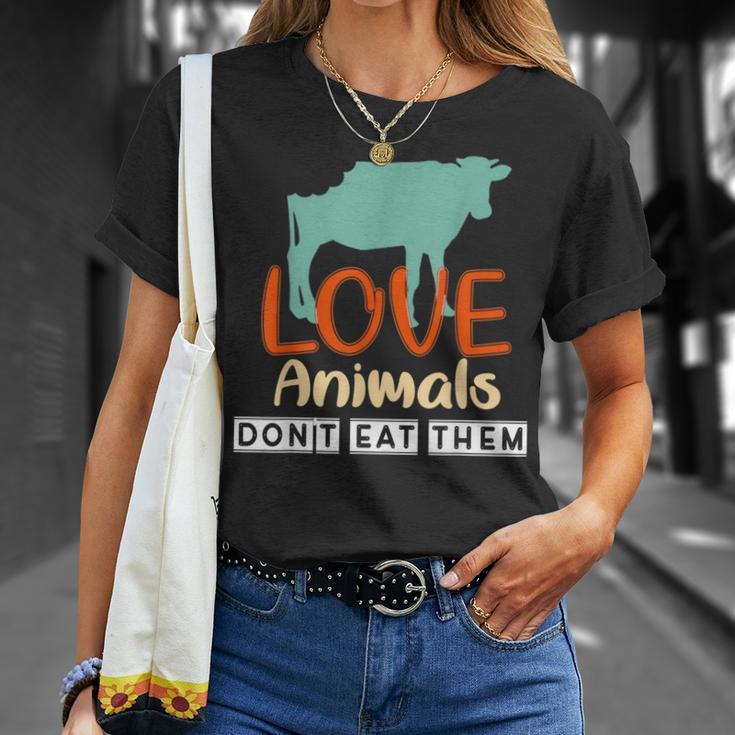 Love Animals Don't Eat Them Vegetarian Be Kind To Animals T-Shirt Gifts for Her