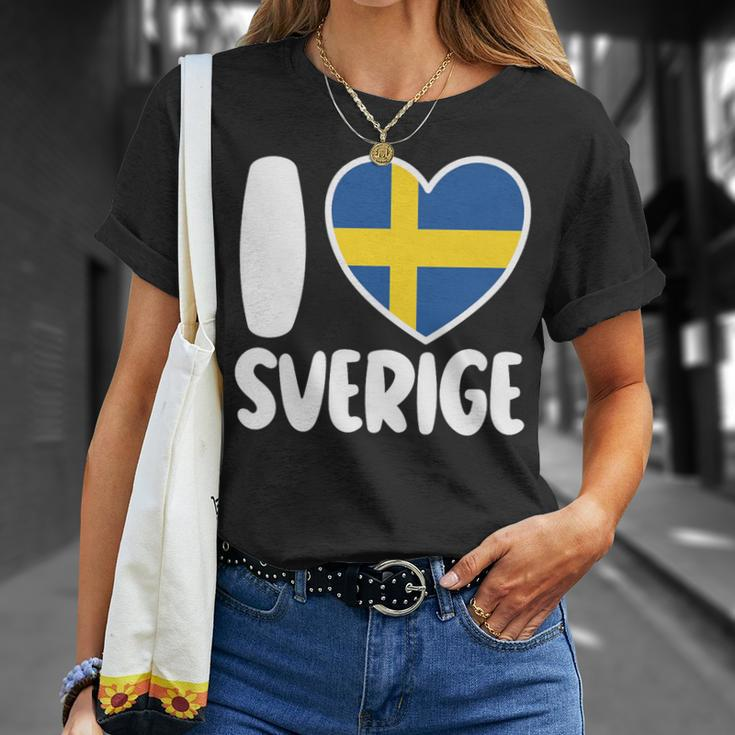 Love For Sweden Sverige Heart Flag Nordic Pride T-Shirt Gifts for Her