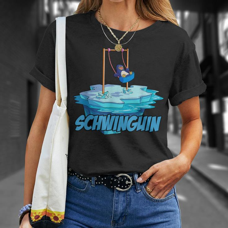 Lustig Pinguin Schwinguin Schaukel Arktis Eis T-Shirt Geschenke für Sie