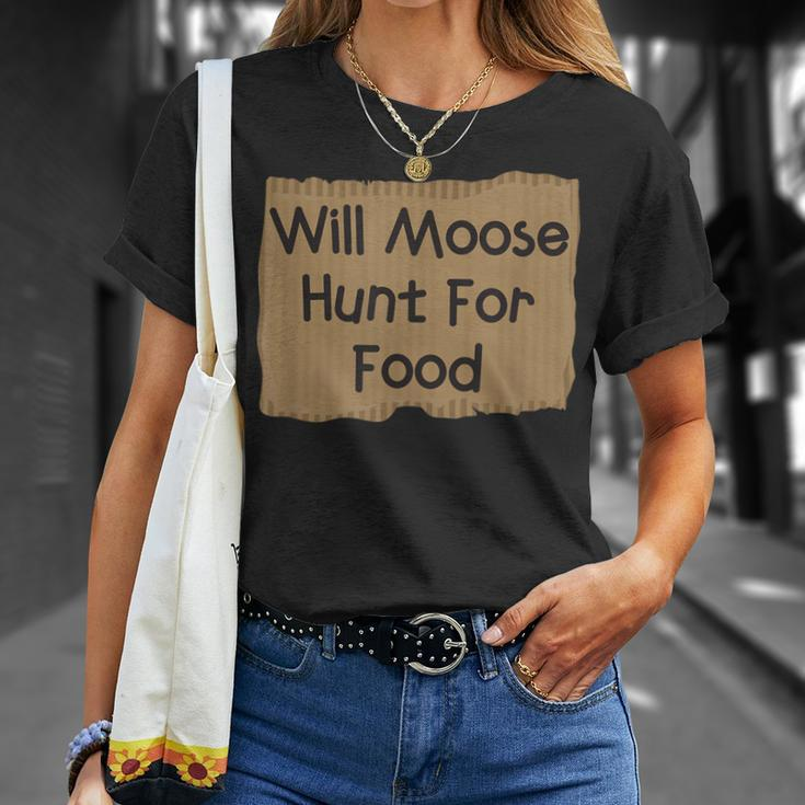 Moose Hunting Bull Hunter GagT-Shirt Gifts for Her