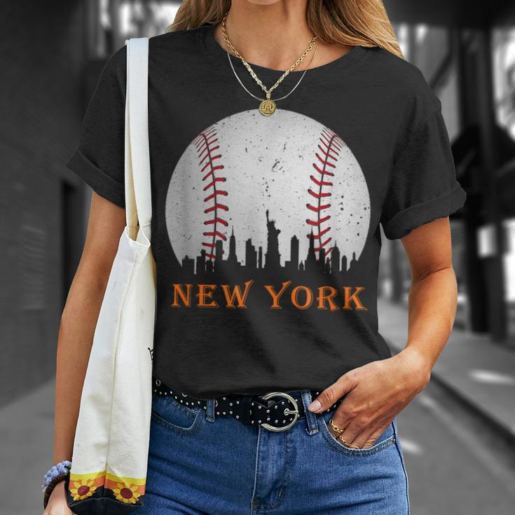 New York Ny Skyline Baseball Vintage Met At Gameday T-Shirt Gifts for Her
