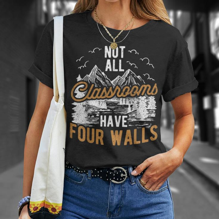 Nicht Alle Klassenzimmer Habenier Wände Wanderlustige T-Shirt Geschenke für Sie
