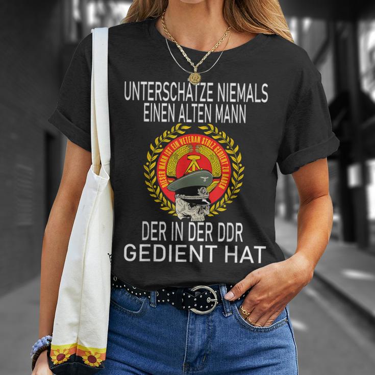 Nva Ddr Underschatz Niemals Einen Alten Mann S T-Shirt Geschenke für Sie