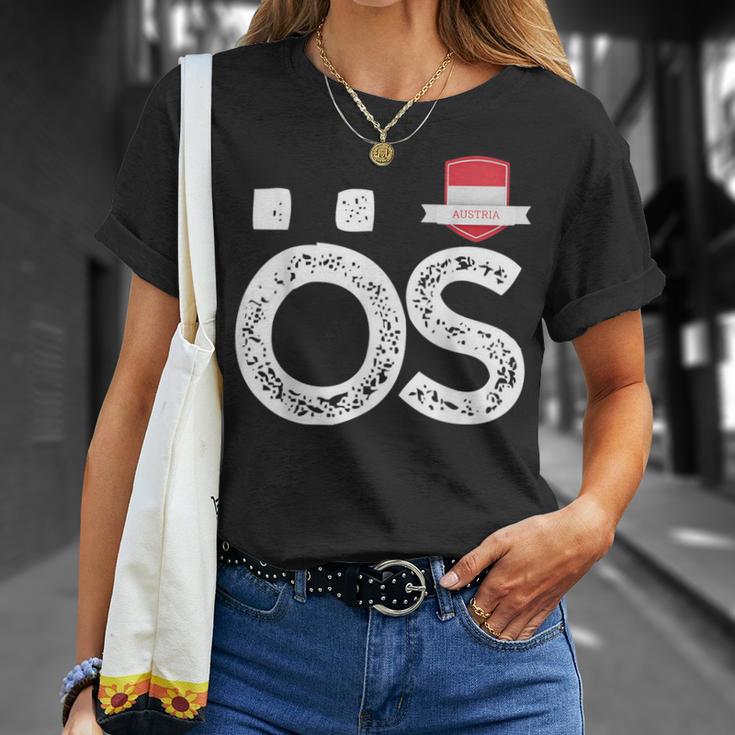 Österreich Menschenflagge Buchstaben Ö Und S Österreich Österreich T-Shirt Geschenke für Sie