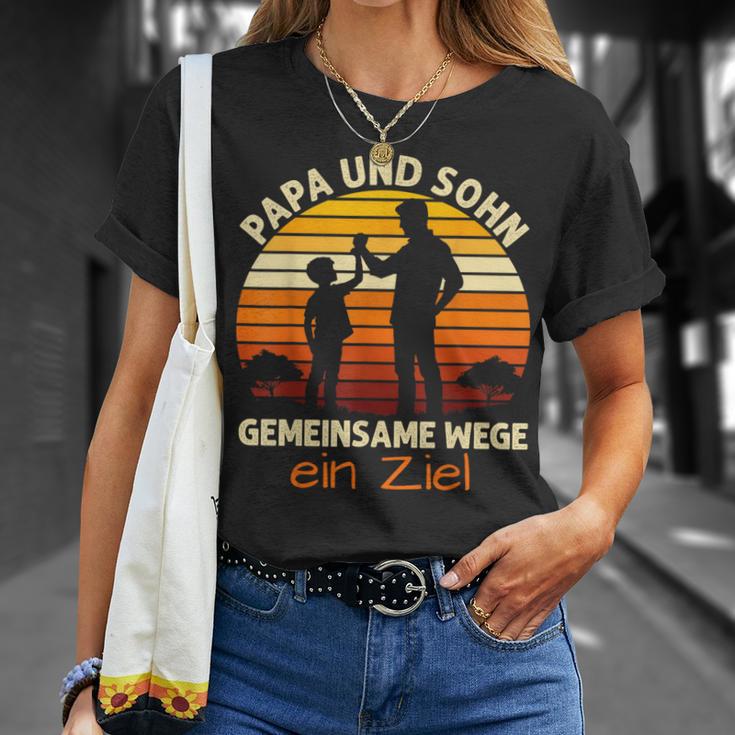 Papa & Sohn Gemeinsame Wege Ein Ziel Papaatertag Geschenke T-Shirt Geschenke für Sie