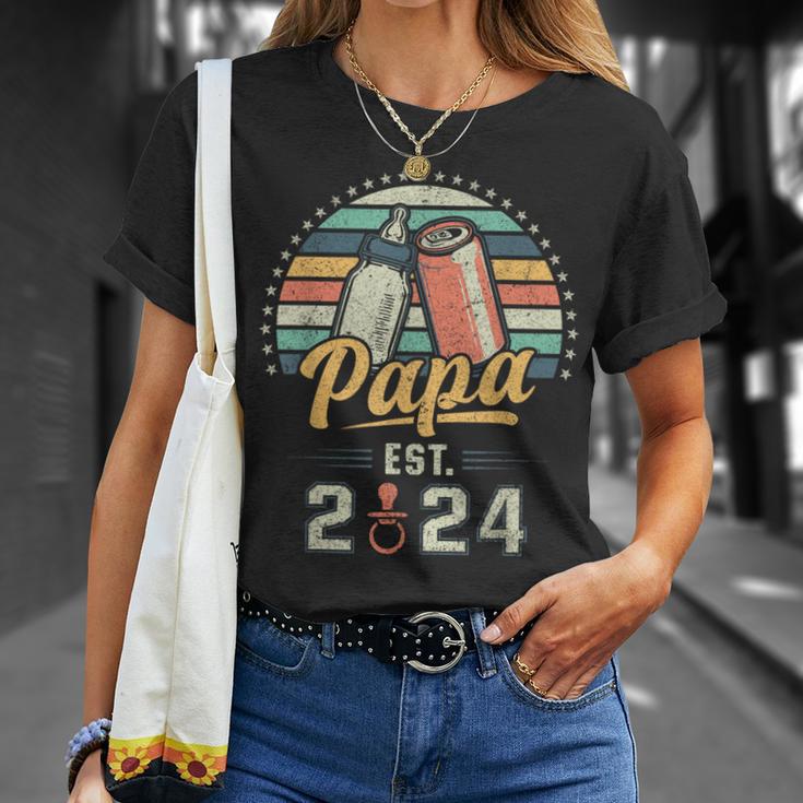 Papa Est 2024 Ersteratertag Frischgebackener Papa T-Shirt Geschenke für Sie