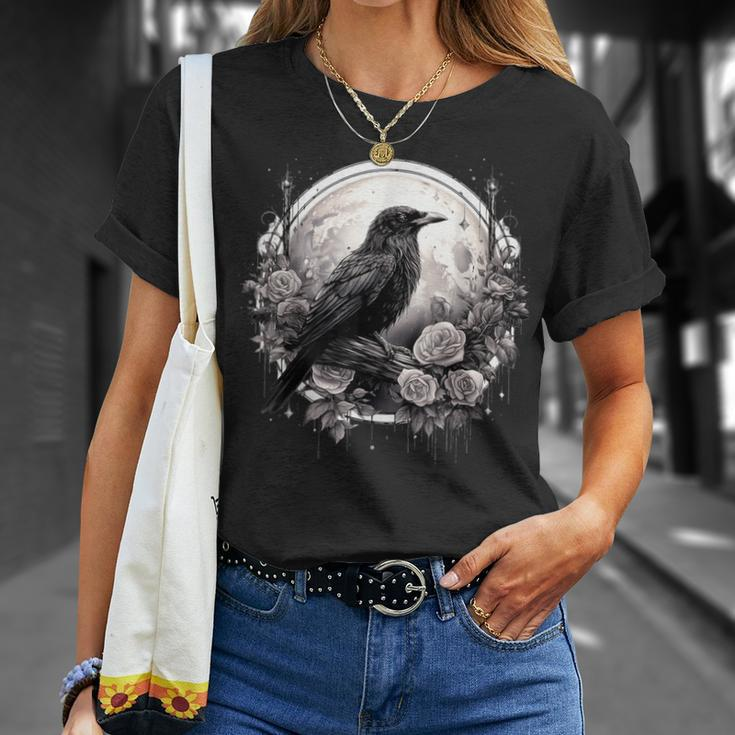 Raven Full Moon Gothic Witchy Crow Roses Mystical T-Shirt Gifts for Her