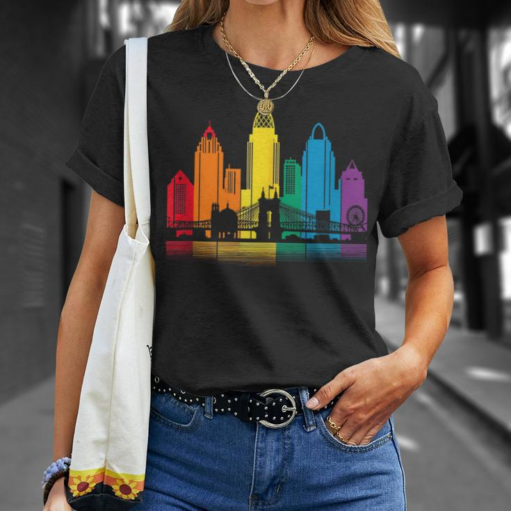 Retro Cincinnati Skyline Rainbow Lgbt Lesbian Gay Pride T-Shirt Gifts for Her