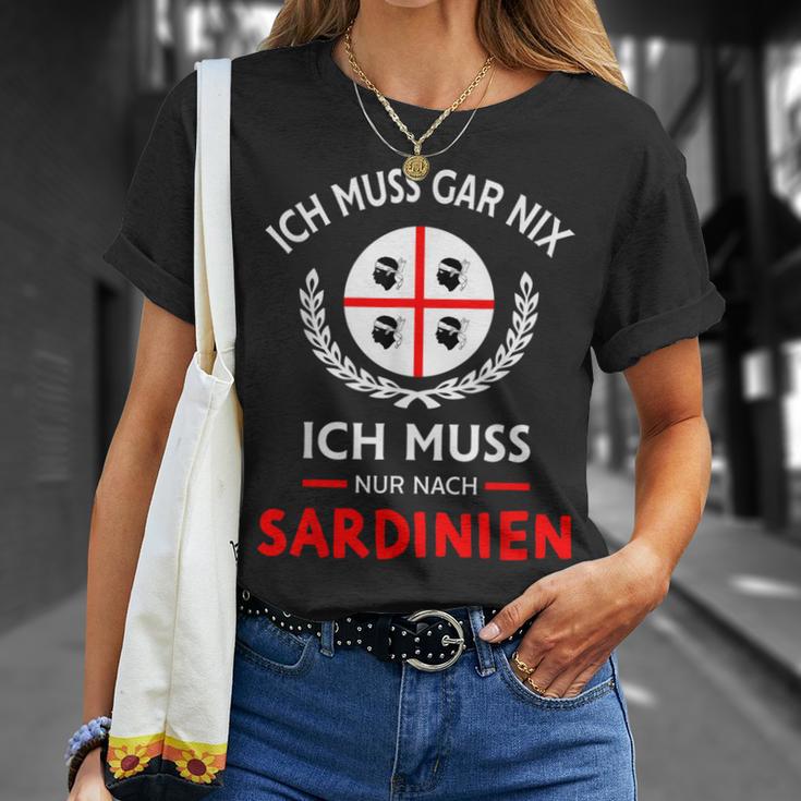 Sardegna Ich Muss Gar Nix Nur Nach Sardinien Saying T-Shirt Geschenke für Sie