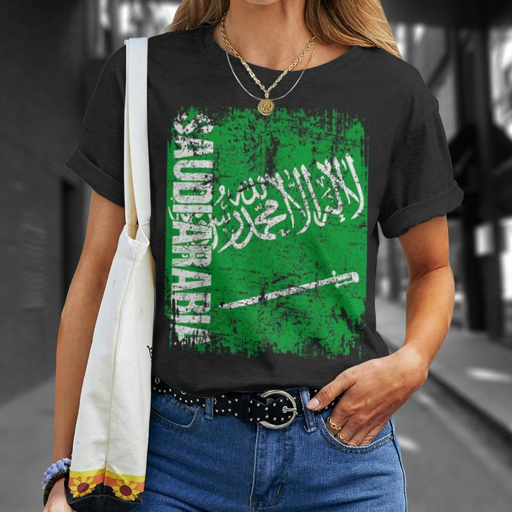 Saudi Arabia Flag Vintage Distressed Saudi Arabia T-Shirt Gifts for Her