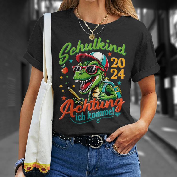 Schulkind 2024 T-Rex Dino Achtung Ich Komme Einschulung T-Shirt Geschenke für Sie