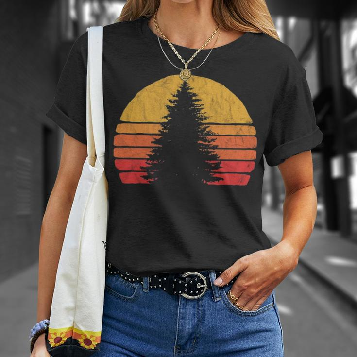 Solitary Pine Tree Sun Vintage Retro Outdoor Graphic Pullover T-Shirt Gifts for Her