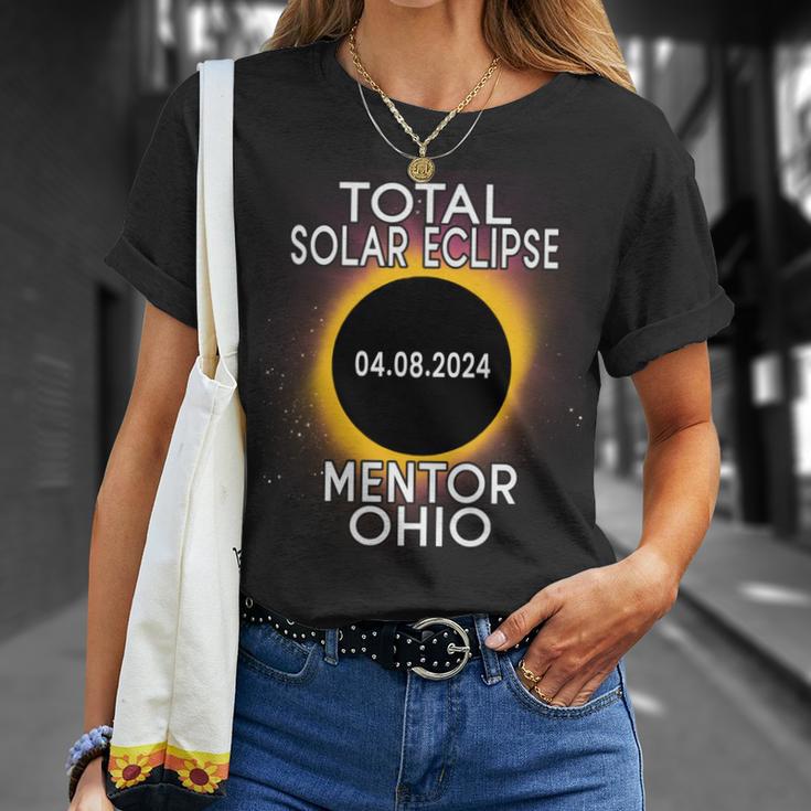 Total Solar Eclipse 2024 Mentor Ohio T-Shirt Gifts for Her