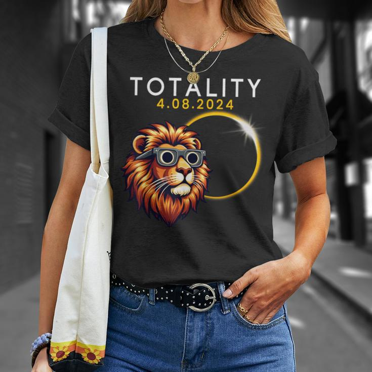 Totality 2024 Total Solar Eclipse Lion 4 8 2024 America Fun T-Shirt Gifts for Her