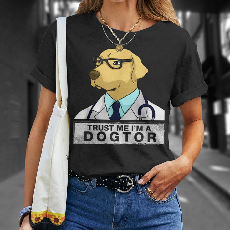 Trust Me I Am A Dogtor Dog Doctor Vet Veterinarian T-Shirt Geschenke für Sie