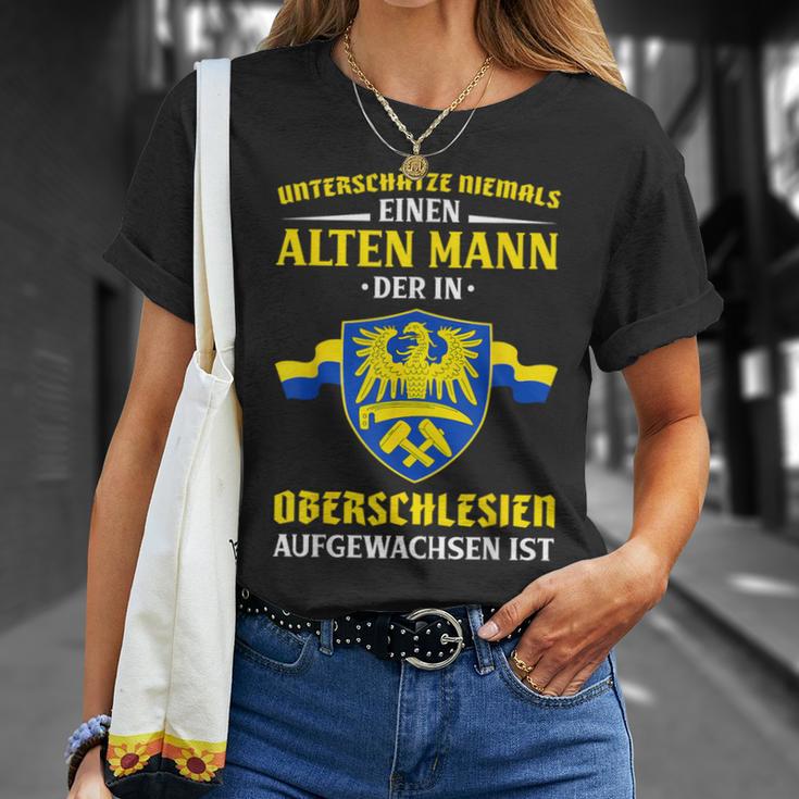 Underschätze Niemal Einen Alten Mann Aus Oberschlesia T-Shirt Geschenke für Sie