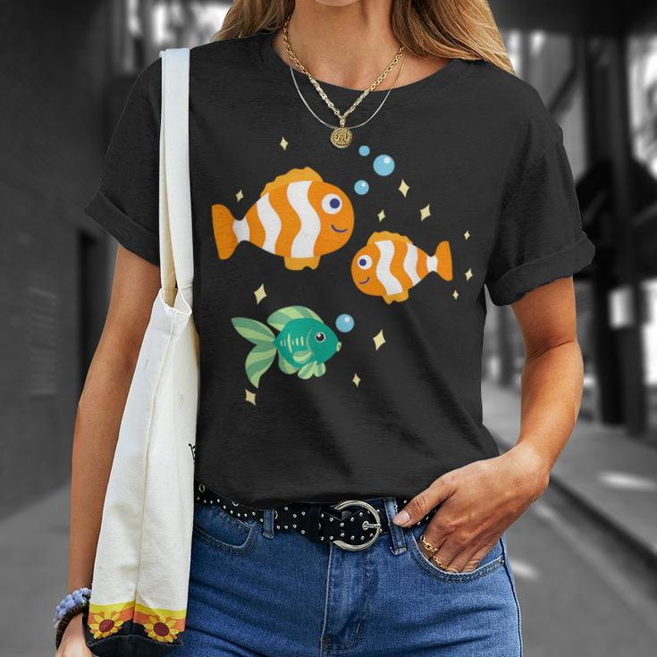 Unterwasserwelt Mit Fischen Und Meerestieren T-Shirt Geschenke für Sie