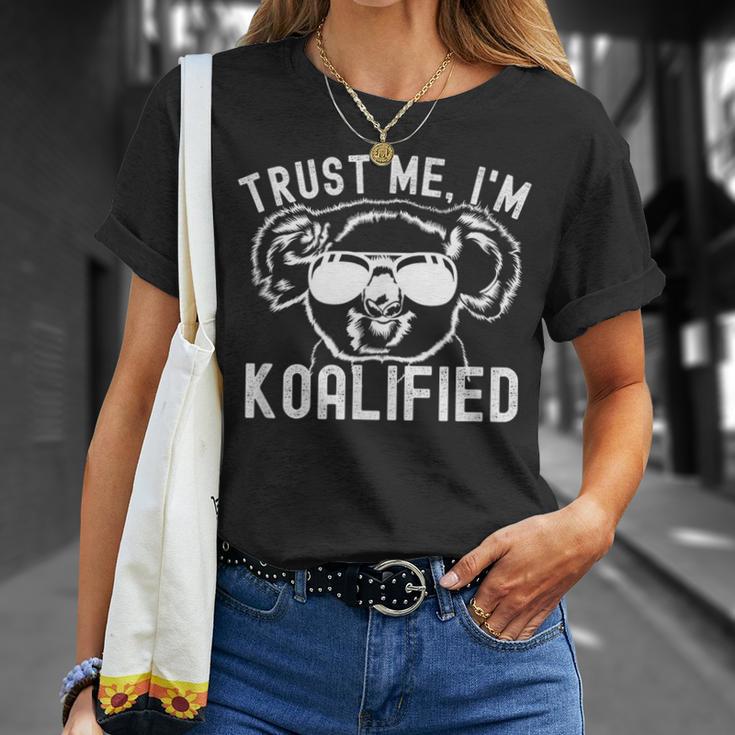 Vertrauen I'm Koalified Lustiger Koala Koala-Liebhaber Papa-Witz T-Shirt Geschenke für Sie